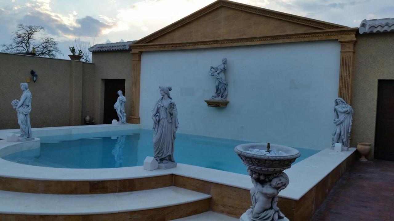 La Fuente Romana Campo-Nubes Екстериор снимка